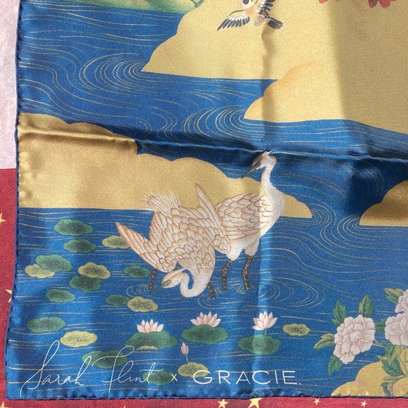 Sarah Flint x GRACIE silk scarf or shawl, Italy, NIB - Picture 16 of 16